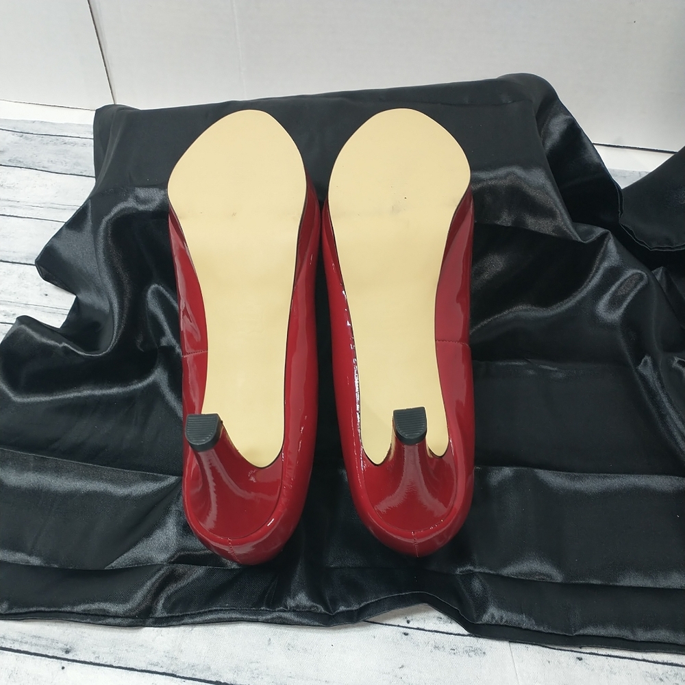 Rose Petals Woman's SZ 12W by Walking Cradles Cap Toe Red Heels Patent Leather - Picture 8 of 13